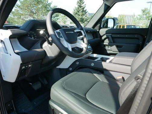 2026 Land Rover Defender 