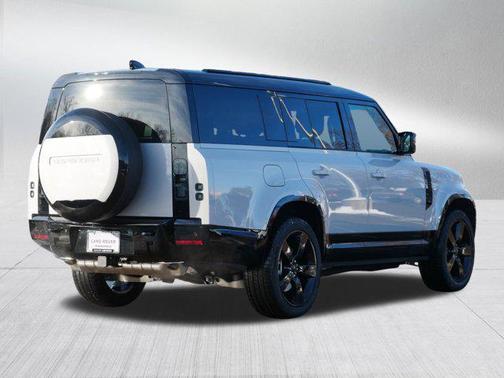 2026 Land Rover Defender X-Dynamic SE