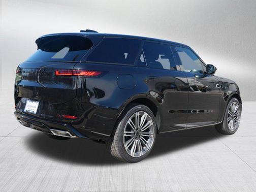 Santorini Black Metallic 2026 Land Rover Range Rover Sport SE