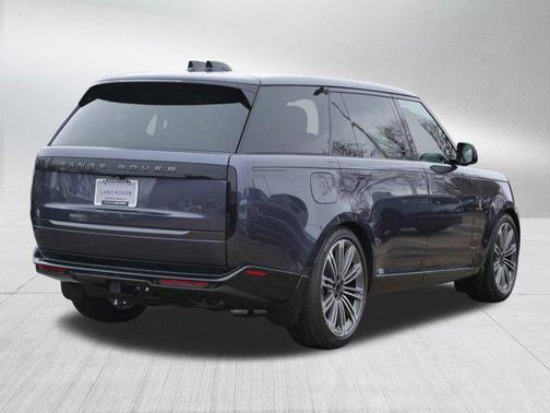 2026 Land Rover Range Rover P530 SE 7 Seat