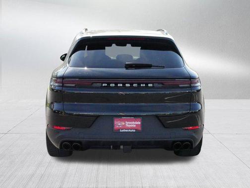 2024 Porsche Cayenne S