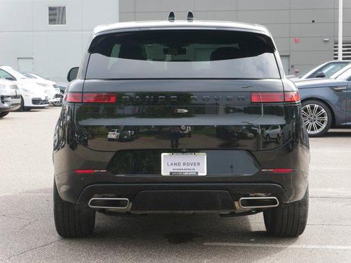 2025 Land Rover Range Rover Sport SE