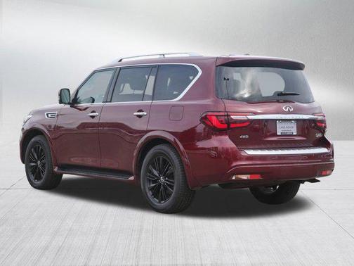 2022 INFINITI QX80 Luxe