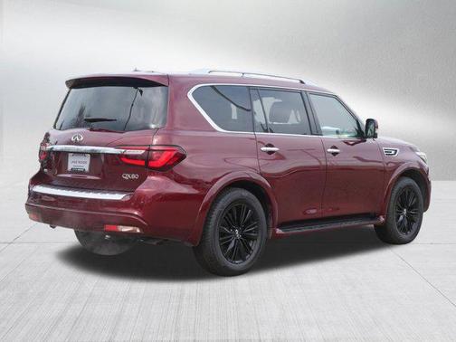 2022 INFINITI QX80 Luxe