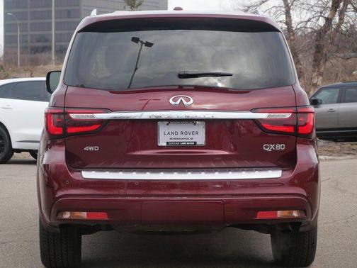 2022 INFINITI QX80 Luxe