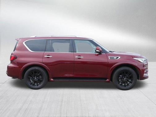 2022 INFINITI QX80 Luxe