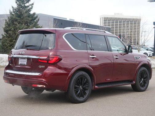 2022 INFINITI QX80 Luxe