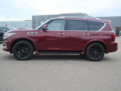 2022 INFINITI QX80 Luxe