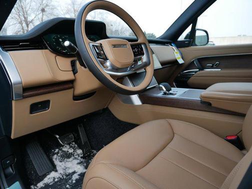 2025 Land Rover Range Rover P400 SE 7 Seat