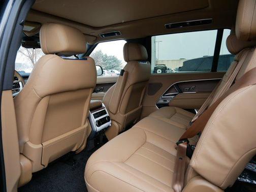 2025 Land Rover Range Rover P400 SE 7 Seat