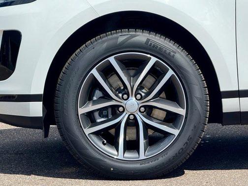 2026 Land Rover Range Rover Evoque Core S
