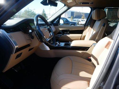 2025 Land Rover Range Rover P550e Autobiography