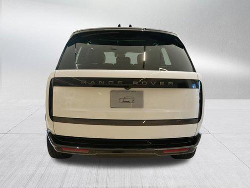 2025 Land Rover Range Rover P550e SE