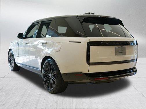 2025 Land Rover Range Rover P550e SE