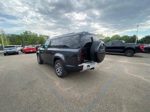 2025 Land Rover Defender 130 P300 S