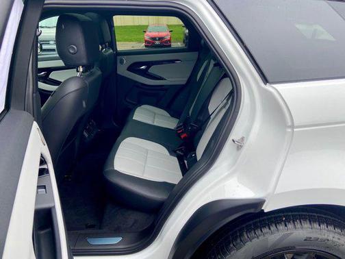 2026 Land Rover Range Rover Evoque Dynamic SE
