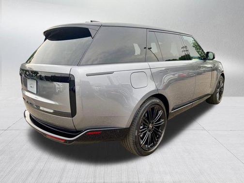 2025 Land Rover Range Rover P400 SE 7 Seat