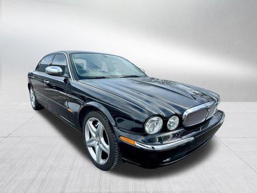 2005 Jaguar XJ Super V8