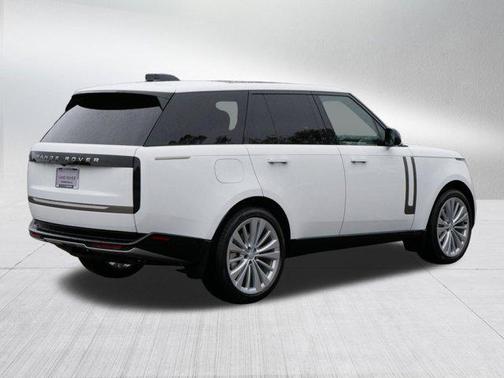 2025 Land Rover Range Rover P530 SE
