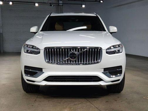 2025 Volvo XC90 Plug-In Hybrid T8 Ultra 7-Seater