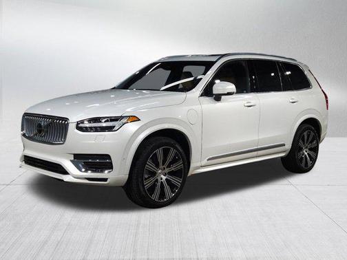2025 Volvo XC90 Plug-In Hybrid T8 Ultra 7-Seater