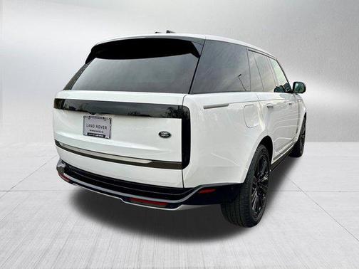 2023 Land Rover Range Rover P530 SE