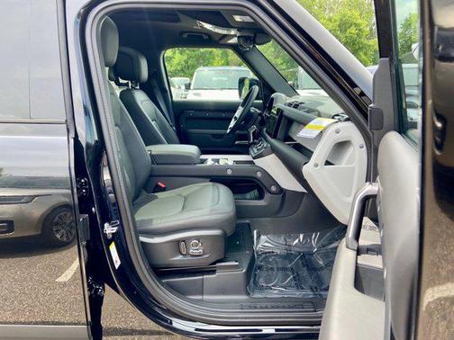 2025 Land Rover Defender 130 P300 S