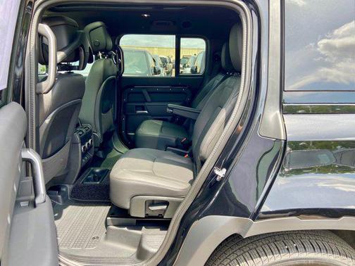 2025 Land Rover Defender 130 P300 S