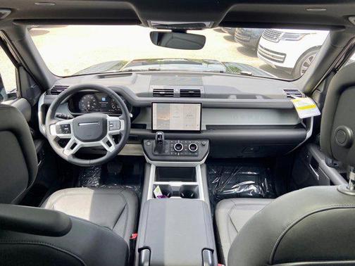 2025 Land Rover Defender 130 P300 S