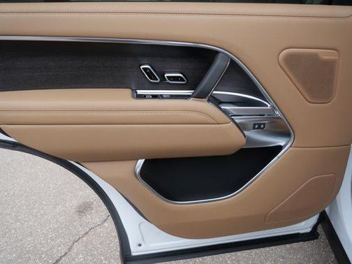 2026 Land Rover Range Rover P400 SE 7 Seat