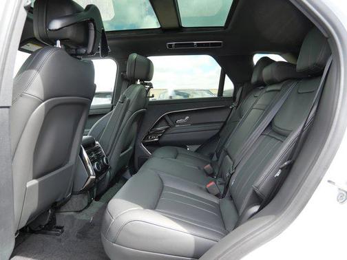Fuji White 2026 Land Rover Range Rover Sport SE
