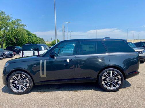 2025 Land Rover Range Rover P530 SE