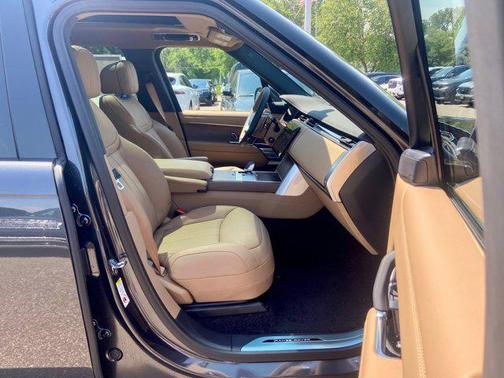 2025 Land Rover Range Rover P530 SE