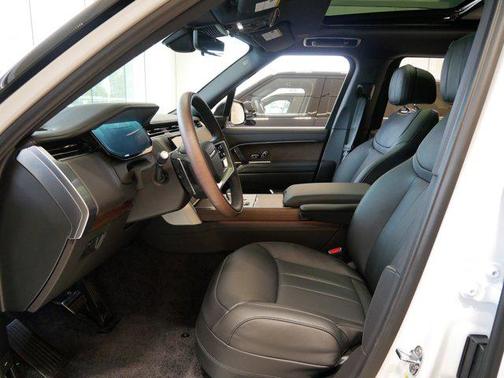 2025 Land Rover Range Rover P530 SE 7 Seat