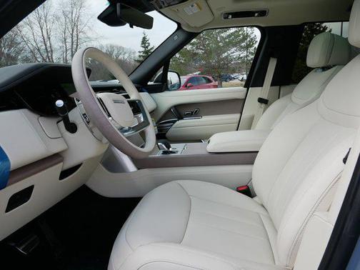 2025 Land Rover Range Rover P530 SE