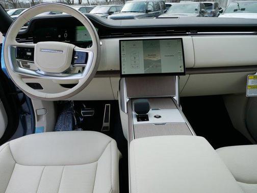 2025 Land Rover Range Rover P530 SE