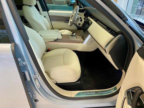 2025 Land Rover Range Rover P530 SE