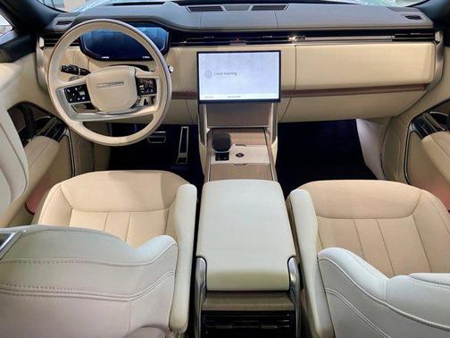 2025 Land Rover Range Rover P530 SE