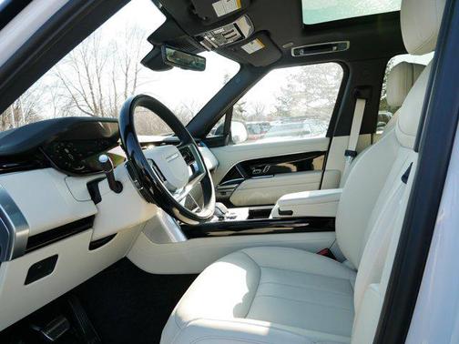 2025 Land Rover Range Rover P530 SE