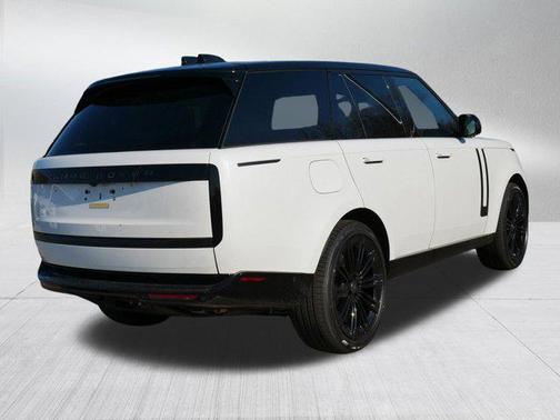 2025 Land Rover Range Rover P530 SE