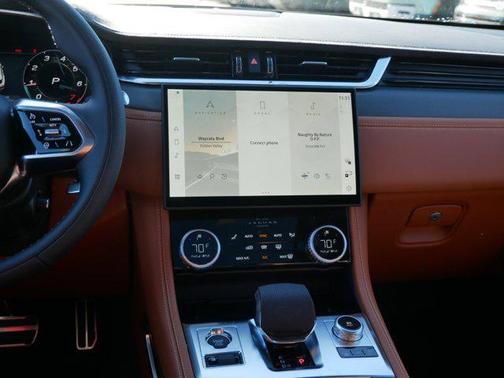 2025 Jaguar F-PACE SVR P550 AWD Automatic