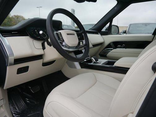 2025 Land Rover Range Rover P530 SE