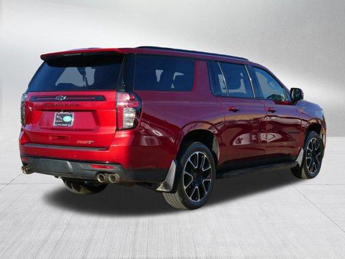 2023 Chevrolet Suburban RST