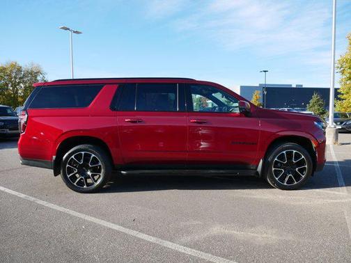 2023 Chevrolet Suburban RST