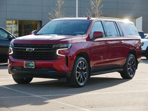 2023 Chevrolet Suburban RST