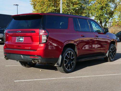 2023 Chevrolet Suburban RST