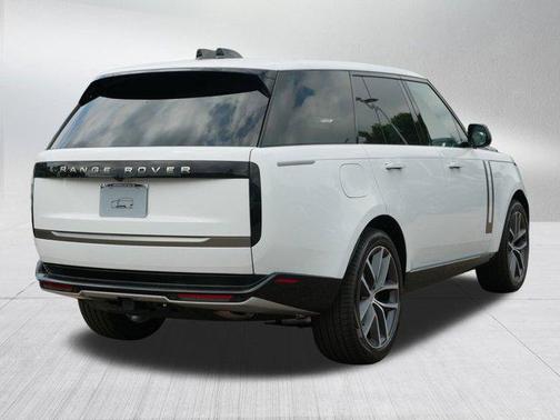 2025 Land Rover Range Rover P400 SE