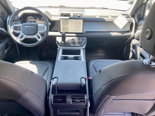 2025 Land Rover Defender 110 P400 S