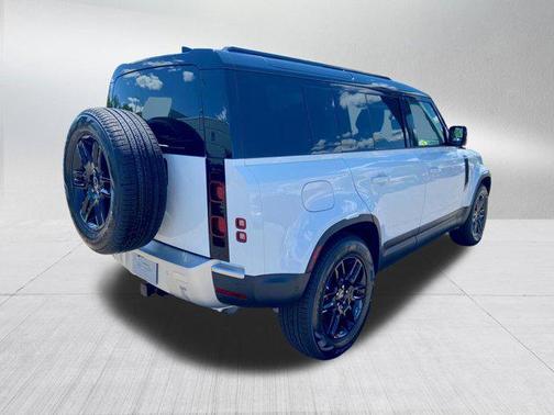 2025 Land Rover Defender 110 P400 S