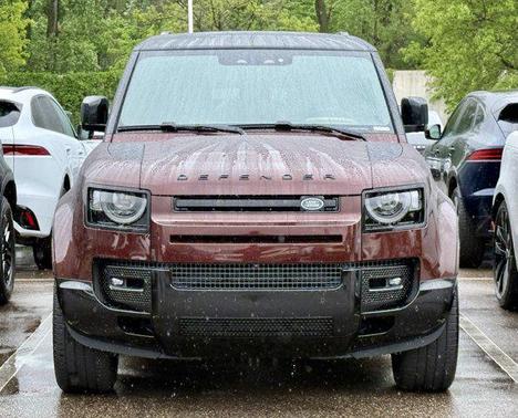 2025 Land Rover Defender 130 P400 X-Dynamic SE